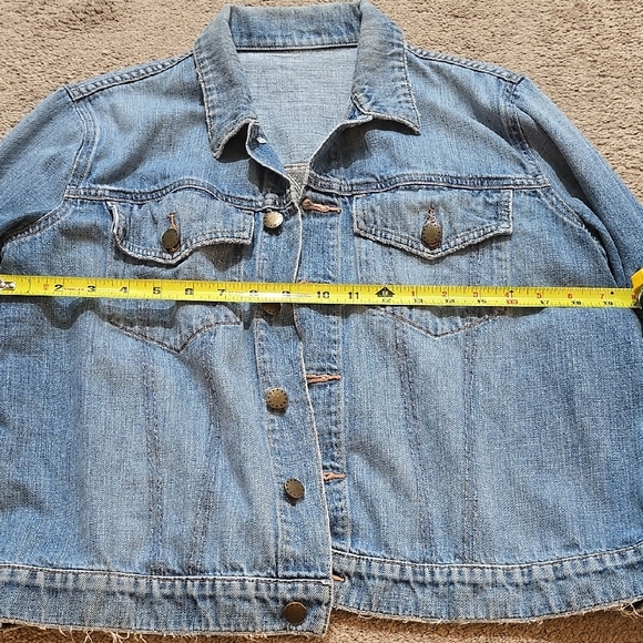 Classic Blue Denim Jacket With Triangle Design On Back - Picture 8 of 8